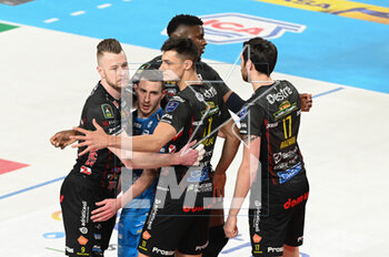 2023-05-04 - The players of Cucine Lube Civitanova cheer after scoring a point - PLAY OFF - FINAL - CUCINE LUBE CIVITANOVA VS ITAS TRENTINO - SUPERLEAGUE SERIE A - VOLLEYBALL