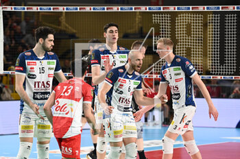 2023-05-04 - The players of Itas Trentino cheer after scoring a point - PLAY OFF - FINAL - CUCINE LUBE CIVITANOVA VS ITAS TRENTINO - SUPERLEAGUE SERIE A - VOLLEYBALL