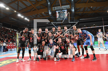 2023-05-04 - Group photo of the players of the Cucine Lube Civitanova after the match - PLAY OFF - FINAL - CUCINE LUBE CIVITANOVA VS ITAS TRENTINO - SUPERLEAGUE SERIE A - VOLLEYBALL