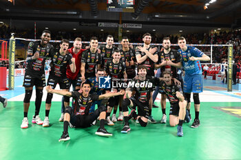 2023-05-10 - Group photo of the players of the Cucine Lube Civitanova after the match - PLAY OFF - FINAL - CUCINE LUBE CIVITANOVA VS ITAS TRENTINO - SUPERLEAGUE SERIE A - VOLLEYBALL