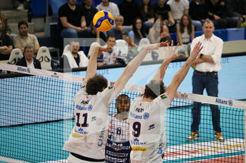 2023-05-03 - MONSTER BLOCK MATTEO PIANO AND JEAN PATRY(POWER VOLLEY MILANO) - 3RD PLACE FINAL - ALLIANZ MILANO VS GAS SALES BLUENERGY PIACENZA - SUPERLEAGUE SERIE A - VOLLEYBALL
