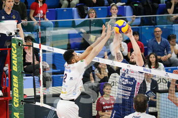 2023-05-03 - OSNIEL MERGAREJO (POWER VOLLEY MILANO) AND ANTOINE BRIZARD (GAS SALES BLUERNERGY PIACENZA) - 3RD PLACE FINAL - ALLIANZ MILANO VS GAS SALES BLUENERGY PIACENZA - SUPERLEAGUE SERIE A - VOLLEYBALL