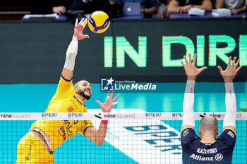 2023-10-22 - Attack of Osmany Juantorena (Valsa Group Modena) - VALSA GROUP MODENA VS ALLIANZ MILANO - SUPERLEAGUE SERIE A - VOLLEYBALL
