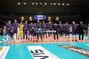 2023-11-15 - Valsa Group Modena Volley celebrate the victory - VALSA GROUP MODENA VS PALLAVOLO PADOVA - SUPERLEAGUE SERIE A - VOLLEYBALL