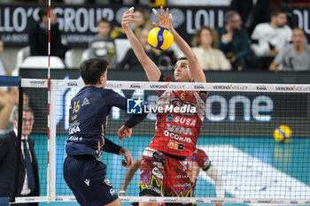 2023-11-26 - Simone Giannelli of Sir Susa Vim Perugia in action during the match between Rana Verona and Sir Susa Vim Perugia, regular season of Superlega Italian Volleball Championship 2023/2024 at Pala AGSM-AIM on November 26, 2023, Verona, Italy. - RANA VERONA VS SIR SAFETY SUSA VIM PERUGIA - SUPERLEAGUE SERIE A - VOLLEYBALL