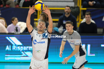 2023-12-17 - Set of Michele Baranowicz of Cisterna Volley during the match between Rana Verona and Cisterna Volley, regular season of the SuperLega Italian Volleyball Championship 2023/2024, at Pala AGSM-AIM in Verona, Italy on December 17, 2023. - RANA VERONA VS CISTERNA VOLLEY - SUPERLEAGUE SERIE A - VOLLEYBALL