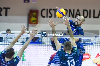2023-12-26 - Galassi Gianluca attack (Vero Volley Monza) - CISTERNA VOLLEY VS VERO VOLLEY MONZA - SUPERLEAGUE SERIE A - VOLLEYBALL