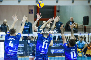 2023-12-26 - Loeppky, Galassi, Gil block (Vero Volley Monza) - CISTERNA VOLLEY VS VERO VOLLEY MONZA - SUPERLEAGUE SERIE A - VOLLEYBALL