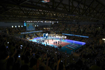 2023-12-26 - Choreography by the Valsa Group Modena fans, Palapanini Modena - VALSA GROUP MODENA VS GAS SALES BLUENERGY PIACENZA - SUPERLEAGUE SERIE A - VOLLEYBALL