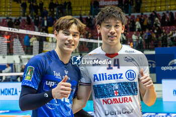 2023-12-04 - Ran Takahashi (Vero Volley Monza) with Ishikawa Yuki (Allianz Milano) - VERO VOLLEY MONZA VS ALLIANZ MILANO - SUPERLEAGUE SERIE A - VOLLEYBALL