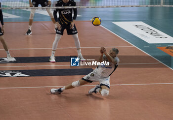 2023-12-17 - Michele Baranowicz (Cisterna Volley) during the match between Rana Verona and Cisterna Volley, regular season of the SuperLega Italian Volleyball Championship 2023/2024, at Pala AGSM-AIM in Verona, Italy on December 17, 2023 - RANA VERONA VS CISTERNA VOLLEY - SUPERLEAGUE SERIE A - VOLLEYBALL