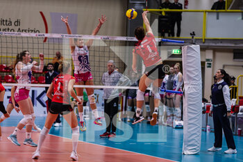 2023-01-18 - Alice Degradi #2 of UYBA Unet E-Work Busto Arsizio in action during CEV Cup women 2022/23 volleyball match between UYBA Unet E-Work Busto Arsizio and Nova KBM Branik Maribor at E-Work Arena, Busto Arsizio, Italy on January 18, 2023 - E-WORK BUSTO ARSIZIO VS NOVA KBM BRANIK MARIBOR - CEV CUP WOMEN - VOLLEYBALL