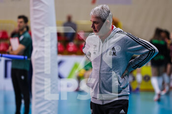 2023-01-18 - Bruno Najdic Head Cach of Nova KBM Branik Maribor looks on during CEV Cup women 2022/23 volleyball match between UYBA Unet E-Work Busto Arsizio and Nova KBM Branik Maribor at E-Work Arena, Busto Arsizio, Italy on January 18, 2023 - E-WORK BUSTO ARSIZIO VS NOVA KBM BRANIK MARIBOR - CEV CUP WOMEN - VOLLEYBALL
