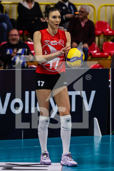 2023-02-01 - Naz Aydemir Akyol #17 of THY Istanbul in action during CEV Cup women 2022/23 volleyball match between UYBA Unet E-Work Busto Arsizio and THY Istanbul at E-Work Arena, Busto Arsizio, Italy on February 01, 2023 - E-WORK BUSTO ARSIZIO VS THY ISTANBUL - CEV CUP WOMEN - VOLLEYBALL