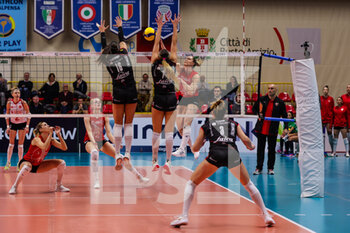 2023-02-01 - Madison Kingdon Rishel #9 of THY Istanbul in action during CEV Cup women 2022/23 volleyball match between UYBA Unet E-Work Busto Arsizio and THY Istanbul at E-Work Arena, Busto Arsizio, Italy on February 01, 2023 - E-WORK BUSTO ARSIZIO VS THY ISTANBUL - CEV CUP WOMEN - VOLLEYBALL