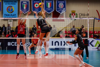 2023-02-01 - Rosamaria Montibeller #7 of UYBA Unet E-Work Busto Arsizio in action during CEV Cup women 2022/23 volleyball match between UYBA Unet E-Work Busto Arsizio and THY Istanbul at E-Work Arena, Busto Arsizio, Italy on February 01, 2023 - E-WORK BUSTO ARSIZIO VS THY ISTANBUL - CEV CUP WOMEN - VOLLEYBALL