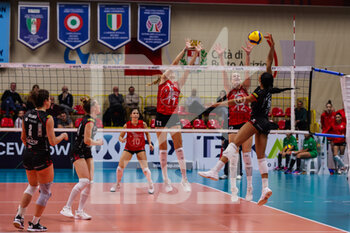 2023-02-01 - Loveth Omoruyi #15 of UYBA Unet E-Work Busto Arsizio in action during CEV Cup women 2022/23 volleyball match between UYBA Unet E-Work Busto Arsizio and THY Istanbul at E-Work Arena, Busto Arsizio, Italy on February 01, 2023 - E-WORK BUSTO ARSIZIO VS THY ISTANBUL - CEV CUP WOMEN - VOLLEYBALL