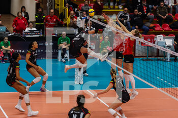 2023-02-01 - Katerina Zakchaiou #16 of UYBA Unet E-Work Busto Arsizio in action during CEV Cup women 2022/23 volleyball match between UYBA Unet E-Work Busto Arsizio and THY Istanbul at E-Work Arena, Busto Arsizio, Italy on February 01, 2023 - E-WORK BUSTO ARSIZIO VS THY ISTANBUL - CEV CUP WOMEN - VOLLEYBALL
