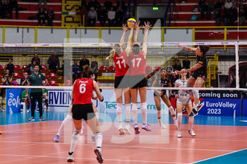 2023-02-01 - Alice Degradi #2 of UYBA Unet E-Work Busto Arsizio in action during CEV Cup women 2022/23 volleyball match between UYBA Unet E-Work Busto Arsizio and THY Istanbul at E-Work Arena, Busto Arsizio, Italy on February 01, 2023 - E-WORK BUSTO ARSIZIO VS THY ISTANBUL - CEV CUP WOMEN - VOLLEYBALL