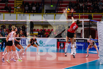 2023-02-01 - Polen Unver #6 of THY Istanbul in action during CEV Cup women 2022/23 volleyball match between UYBA Unet E-Work Busto Arsizio and THY Istanbul at E-Work Arena, Busto Arsizio, Italy on February 01, 2023 - E-WORK BUSTO ARSIZIO VS THY ISTANBUL - CEV CUP WOMEN - VOLLEYBALL
