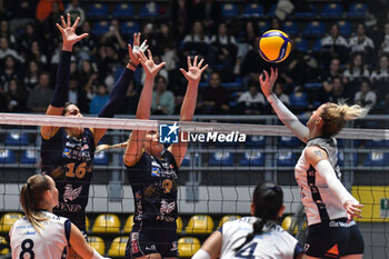 2023-11-14 - Thana Fayad of FKB Power Cats Dudingen Volley Freuen during Volley CEV Champions League match between Reale Mutua Fener Chieri '76 and FKB Power Cats Dudingen Volley Freuen at PalaRuffini, Torino - REALE MUTUA FENERA CHIERI VS FKB POWER CATS DUDINGEN - CEV CUP WOMEN - VOLLEYBALL