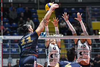 14/11/2023 - Martha Anthouli of Chieri '76 during Volley CEV Champions League match between Reale Mutua Fener Chieri '76 and FKB Power Cats Dudingen Volley Freuen at PalaRuffini, Torino - REALE MUTUA FENERA CHIERI VS FKB POWER CATS DUDINGEN - CEV CUP WOMEN - VOLLEY