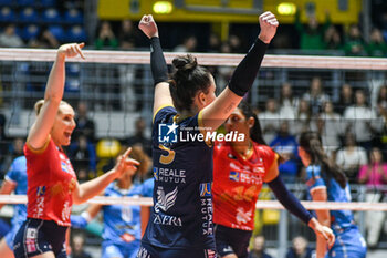 2023-12-07 - Reale Mutua Fenera Chieri '76 celebrates scoring during CEV Volleyball Cup match between Reale Mutua Fenera Chieri '76 and Zeleznicar - Lajkov at PalaRuffini, Torino - REALE MUTUA TENERA CHIERI 76 VS ZELEZNICAR LAJKOVAC - CEV CUP WOMEN - VOLLEYBALL