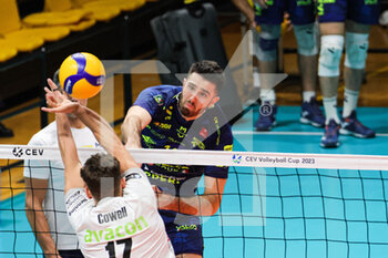 25/01/2023 - Adis Lagumdzija (Valsa Group Modena) Colton Mark Cowell (SVG Luneburg) - VALSA GROUP MODENA VS SVG LUNEBURG - CEV CUP - VOLLEY