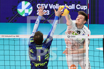 25/01/2023 - Lukas Maase (SVG Luneburg) Bruno Mossa De Rezende (Valsa Group Modena) - VALSA GROUP MODENA VS SVG LUNEBURG - CEV CUP - VOLLEY