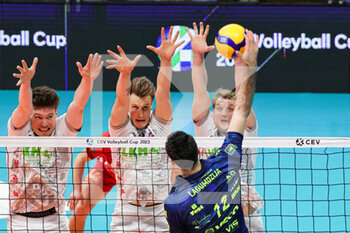 25/01/2023 - Adis Lagumdzija (Valsa Group Modena) Lukas Maase Jordan Malthe Ewert (SVG Luneburg) - VALSA GROUP MODENA VS SVG LUNEBURG - CEV CUP - VOLLEY