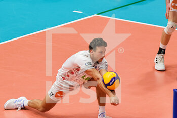 25/01/2023 - Colton Mark Cowell receive the ball (SVG Luneburg) - VALSA GROUP MODENA VS SVG LUNEBURG - CEV CUP - VOLLEY