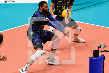 25/01/2023 - Earvin Ngapethrecive the ball (Valsa Group Modena) - VALSA GROUP MODENA VS SVG LUNEBURG - CEV CUP - VOLLEY