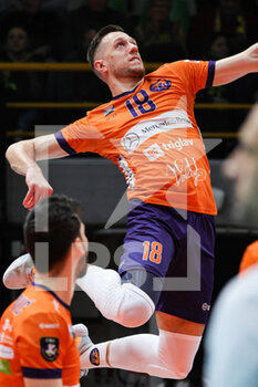 2023-02-15 - Matteo Kok (Valsa Group Modena)(ACH Ljubljana) In action during the match of CEV Cup Volley Championship season 22/23 at Palapanini in Modena (Italy) - VALSA GROUP MODENA VS ACH LJUBLJANA - CEV CUP - VOLLEYBALL