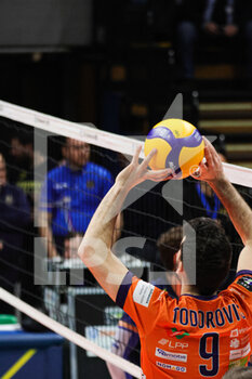 2023-02-15 - Vuk Todorovic(Valsa Group Modena)(ACH Ljubljana) In action during the match of CEV Cup Volley Championship season 22/23 at Palapanini in Modena (Italy) - VALSA GROUP MODENA VS ACH LJUBLJANA - CEV CUP - VOLLEYBALL