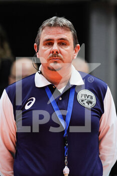 2023-02-15 - Referee (Valsa Group Modena)(ACH Ljubljana) In action during the match of CEV Cup Volley Championship season 22/23 at Palapanini in Modena (Italy) - VALSA GROUP MODENA VS ACH LJUBLJANA - CEV CUP - VOLLEYBALL