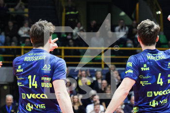 2023-02-15 - Tomas Rosseaux and Nicolas Marechal (Valsa Group Modena)(ACH Ljubljana) In action during the match of CEV Cup Volley Championship season 22/23 at Palapanini in Modena (Italy) - VALSA GROUP MODENA VS ACH LJUBLJANA - CEV CUP - VOLLEYBALL