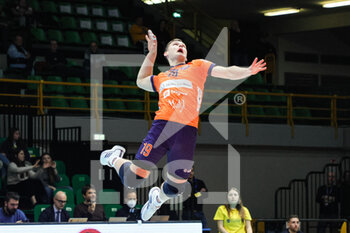 2023-02-15 - Matteo Kok (Valsa Group Modena)(ACH Ljubljana) In action during the match of CEV Cup Volley Championship season 22/23 at Palapanini in Modena (Italy) - VALSA GROUP MODENA VS ACH LJUBLJANA - CEV CUP - VOLLEYBALL