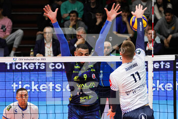 2023-03-29 - Earvin Ngapeth and mart Tammearu (Valsa Group Modena)(Knack Roeselare) In action during the Final of the CEV Cup Men league season 22/23 at PalaPanini in Modena (Italy) on 29th of March 2023 - FINAL - VALSA GROUP MODENA VS KNACK ROESELARE - CEV CUP - VOLLEYBALL