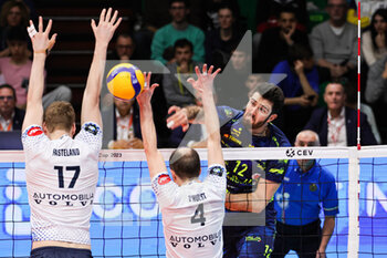 2023-03-29 - (Valsa Group Modena)(Knack Roeselare) In action during the Final of the CEV Cup Men league season 22/23 at PalaPanini in Modena (Italy) on 29th of March 2023 - FINAL - VALSA GROUP MODENA VS KNACK ROESELARE - CEV CUP - VOLLEYBALL