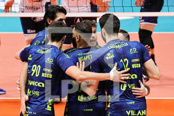 2023-03-29 - Team Modena (Valsa Group Modena)(Knack Roeselare) In action during the Final of the CEV Cup Men league season 22/23 at PalaPanini in Modena (Italy) on 29th of March 2023 - FINAL - VALSA GROUP MODENA VS KNACK ROESELARE - CEV CUP - VOLLEYBALL