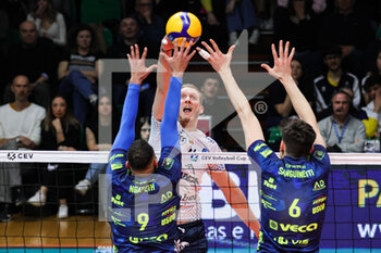 2023-03-29 - Pablo Koukartsev (Valsa Group Modena)(Knack Roeselare) In action during the Final of the CEV Cup Men league season 22/23 at PalaPanini in Modena (Italy) on 29th of March 2023 - FINAL - VALSA GROUP MODENA VS KNACK ROESELARE - CEV CUP - VOLLEYBALL