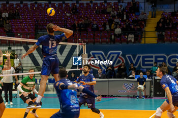 2023-11-29 - Attack of Thomas Beretta (Vero Volley Monza) during CEV Volleyball Cup Men 2024 match between Miny VeroVolley Monza and Sporting CP Lisbona at Opiquad Arena, Monza, Italy on November 29, 2023 - MINT VERO VOLLEY MONZA VS SPORTING LISBONA - CEV CUP - VOLLEYBALL