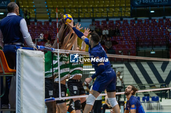 2023-11-29 - Attack of Stephen Maar (Vero Volley Monza) during CEV Volleyball Cup Men 2024 match between Miny VeroVolley Monza and Sporting CP Lisbona at Opiquad Arena, Monza, Italy on November 29, 2023 - MINT VERO VOLLEY MONZA VS SPORTING LISBONA - CEV CUP - VOLLEYBALL