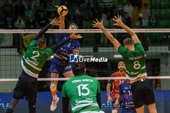 2023-11-29 - Tiago Enrique Barth (Sporting Lisbona) during CEV Volleyball Cup Men 2024 match between Miny VeroVolley Monza and Sporting CP Lisbona at Opiquad Arena, Monza, Italy on November 29, 2023 - MINT VERO VOLLEY MONZA VS SPORTING LISBONA - CEV CUP - VOLLEYBALL