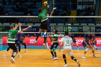 2023-11-29 - Spike of Tiago Enrique Barth (Sporting Lisbona) during CEV Volleyball Cup Men 2024 match between Miny VeroVolley Monza and Sporting CP Lisbona at Opiquad Arena, Monza, Italy on November 29, 2023 - MINT VERO VOLLEY MONZA VS SPORTING LISBONA - CEV CUP - VOLLEYBALL