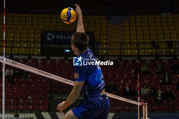 2023-11-29 - Eric Loeppky (Vero Volley Monza) during CEV Volleyball Cup Men 2024 match between Miny VeroVolley Monza and Sporting CP Lisbona at Opiquad Arena, Monza, Italy on November 29, 2023 - MINT VERO VOLLEY MONZA VS SPORTING LISBONA - CEV CUP - VOLLEYBALL