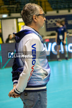 21/12/2023 - Head Coach Massimo Eccheli (Vero Volley Monza) during CEV Volleyball Cup Men 2024 match between Mint VeroVolley Monza and Panathinaikos Athens at Opiquad Arena, Monza, Italy on December 21, 2023 - MINT VERO VOLLEY MONZA VS PANATHINAIKOS ATHENS - CHALLENGE CUP MEN - VOLLEY