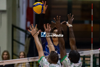 21/12/2023 - Ran Takahashi (Vero Volley Monza) during CEV Volleyball Cup Men 2024 match between Mint VeroVolley Monza and Panathinaikos Athens at Opiquad Arena, Monza, Italy on December 21, 2023 - MINT VERO VOLLEY MONZA VS PANATHINAIKOS ATHENS - CHALLENGE CUP MEN - VOLLEY