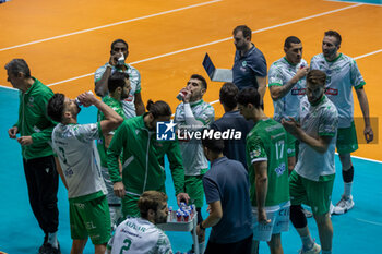 2023-12-21 - Time out of Players Panathinaikos Athens during CEV Volleyball Cup Men 2024 match between Mint VeroVolley Monza and Panathinaikos Athens at Opiquad Arena, Monza, Italy on December 21, 2023 - MINT VERO VOLLEY MONZA VS PANATHINAIKOS ATHENS - CHALLENGE CUP MEN - VOLLEYBALL