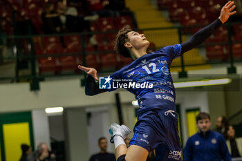 2023-12-21 - Ran Takahashi (Vero Volley Monza) during CEV Volleyball Cup Men 2024 match between Mint VeroVolley Monza and Panathinaikos Athens at Opiquad Arena, Monza, Italy on December 21, 2023 - MINT VERO VOLLEY MONZA VS PANATHINAIKOS ATHENS - CHALLENGE CUP MEN - VOLLEYBALL